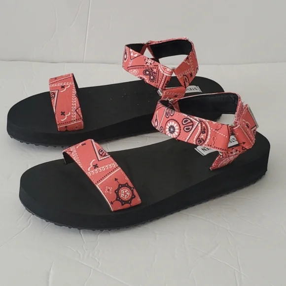 Steve Madden Flim Sandals
